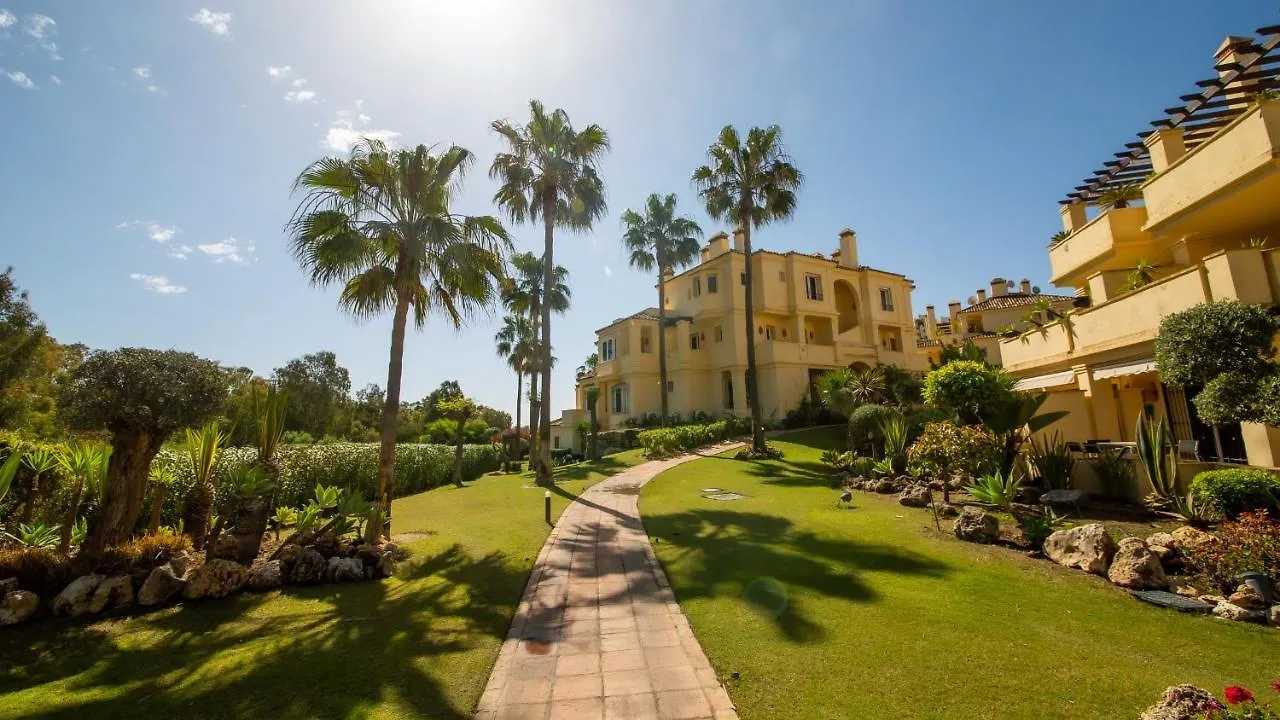 Majestic Hills 1 5 Apartment Casares 0*,